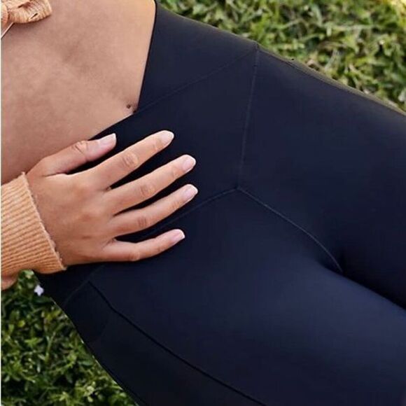 OFFLINE By Aerie Real Me High Waisted Crossover Legging black size M - Picture 4 of 8